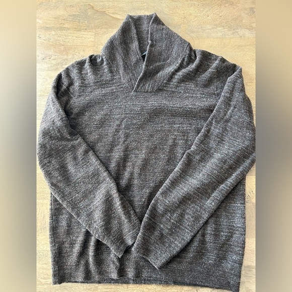 Saks Fifth Avenue Other - Saks Fifth Avenue Sweater Size XL